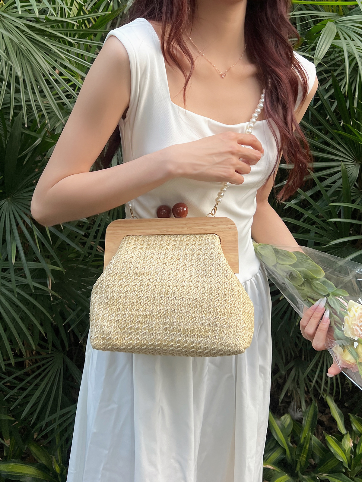 Women's Medium Straw Solid Color Vacation Classic Style Weave Clasp Frame Straw Bag display picture 13