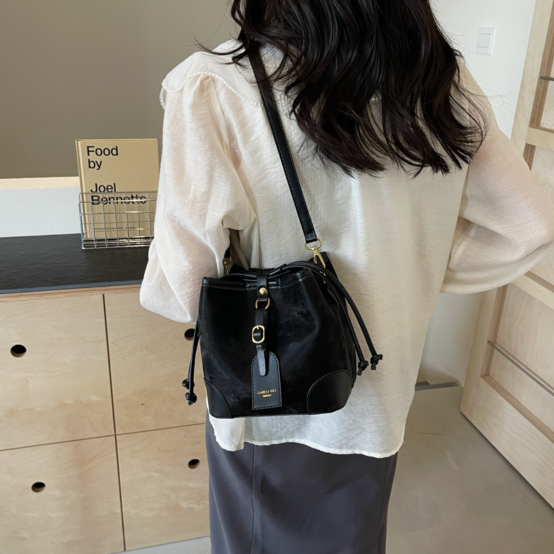 Women's Streetwear Solid Color Pu Leather Shopping Bags display picture 8