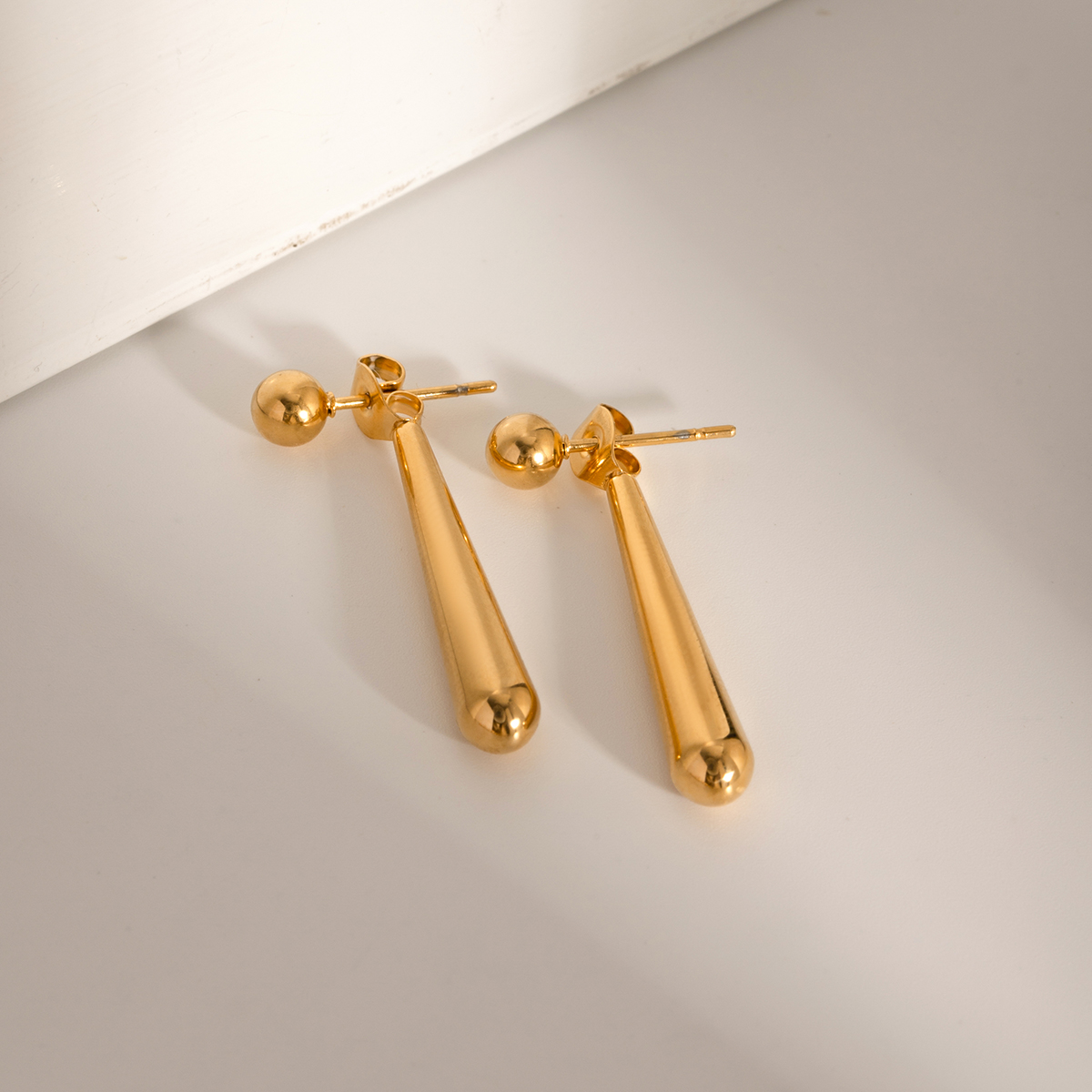 1 Pair IG Style Simple Style Water Droplets 304 Stainless Steel 18K Gold Plated Drop Earrings display picture 3