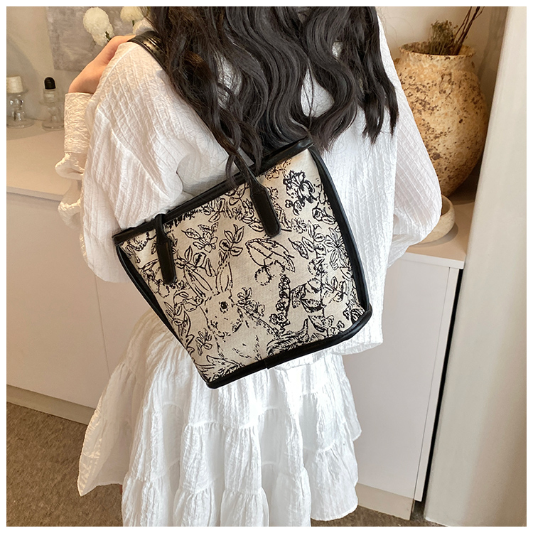 Women's Medium Cloth Flower Classic Style Sewing Thread Zipper Shoulder Bag display picture 14