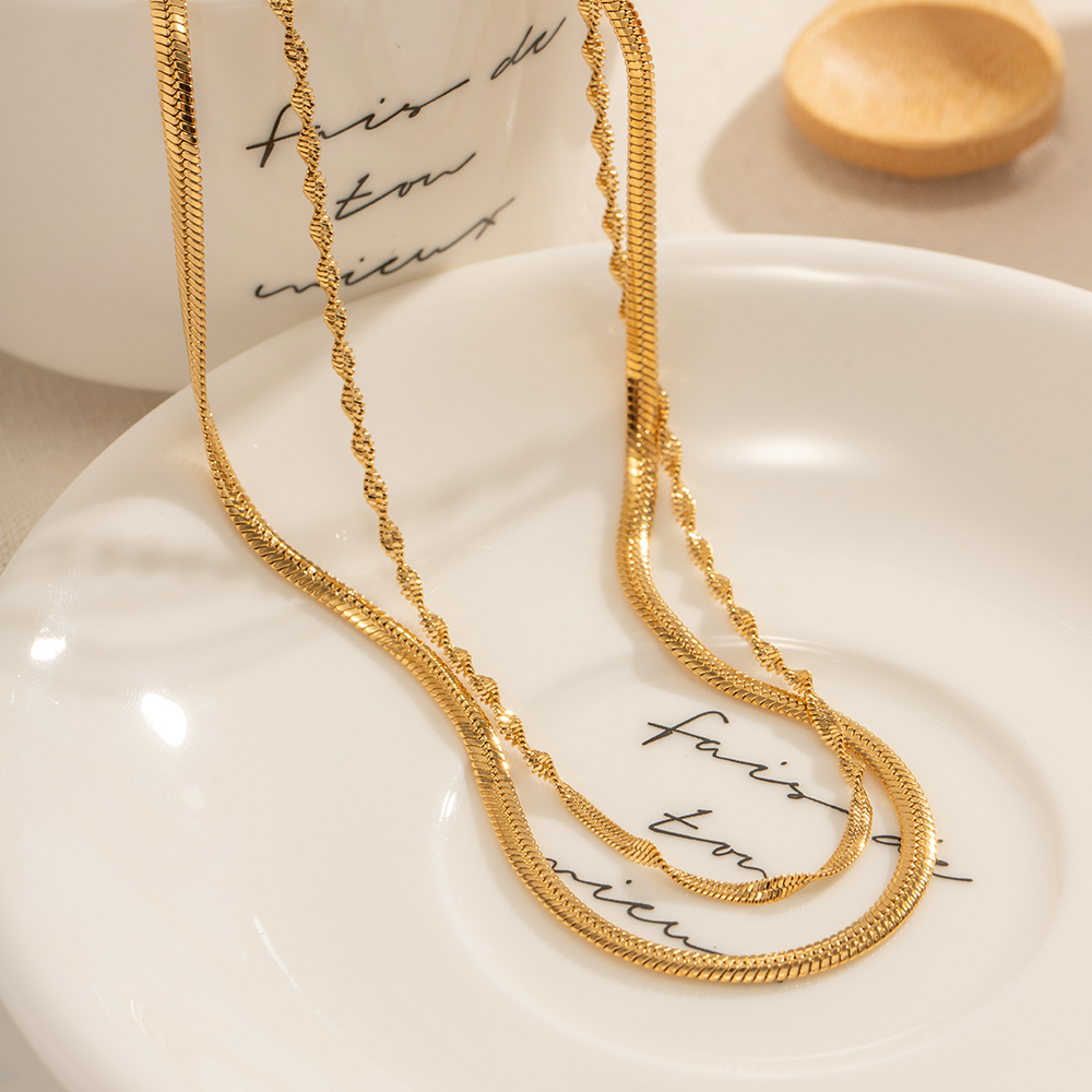 304 Stainless Steel 18K Gold Plated IG Style Simple Style Solid Color Double Layer Necklaces display picture 3