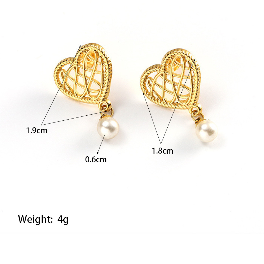 1 Pair Elegant Commute Heart Shape Hollow Out Inlay 304 Stainless Steel Artificial Rhinestones Plastic 18K Gold Plated Ear Studs display picture 11