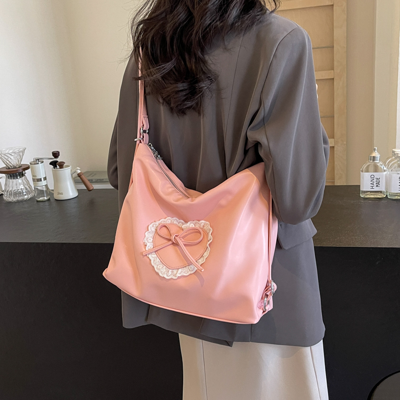 Women's Medium Pu Leather Heart Shape Bow Knot Streetwear Lace Square Zipper Tote Bag display picture 2