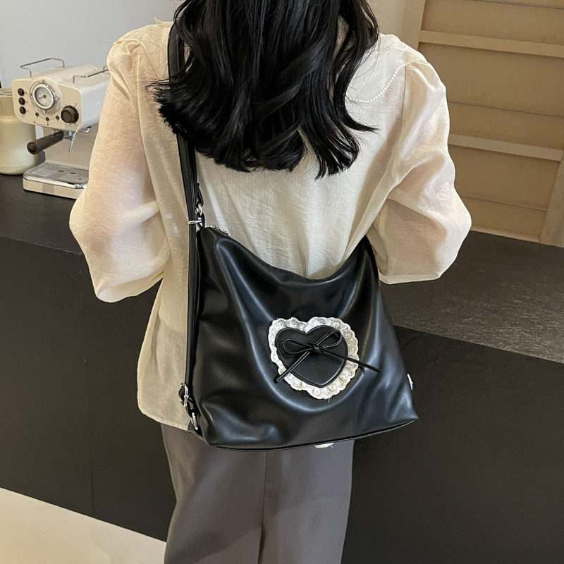 Women's Medium Pu Leather Heart Shape Bow Knot Streetwear Lace Square Zipper Tote Bag display picture 17