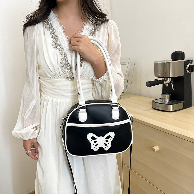 Women's Medium Pu Leather Butterfly Classic Style Sewing Thread Zipper Crossbody Bag display picture 12