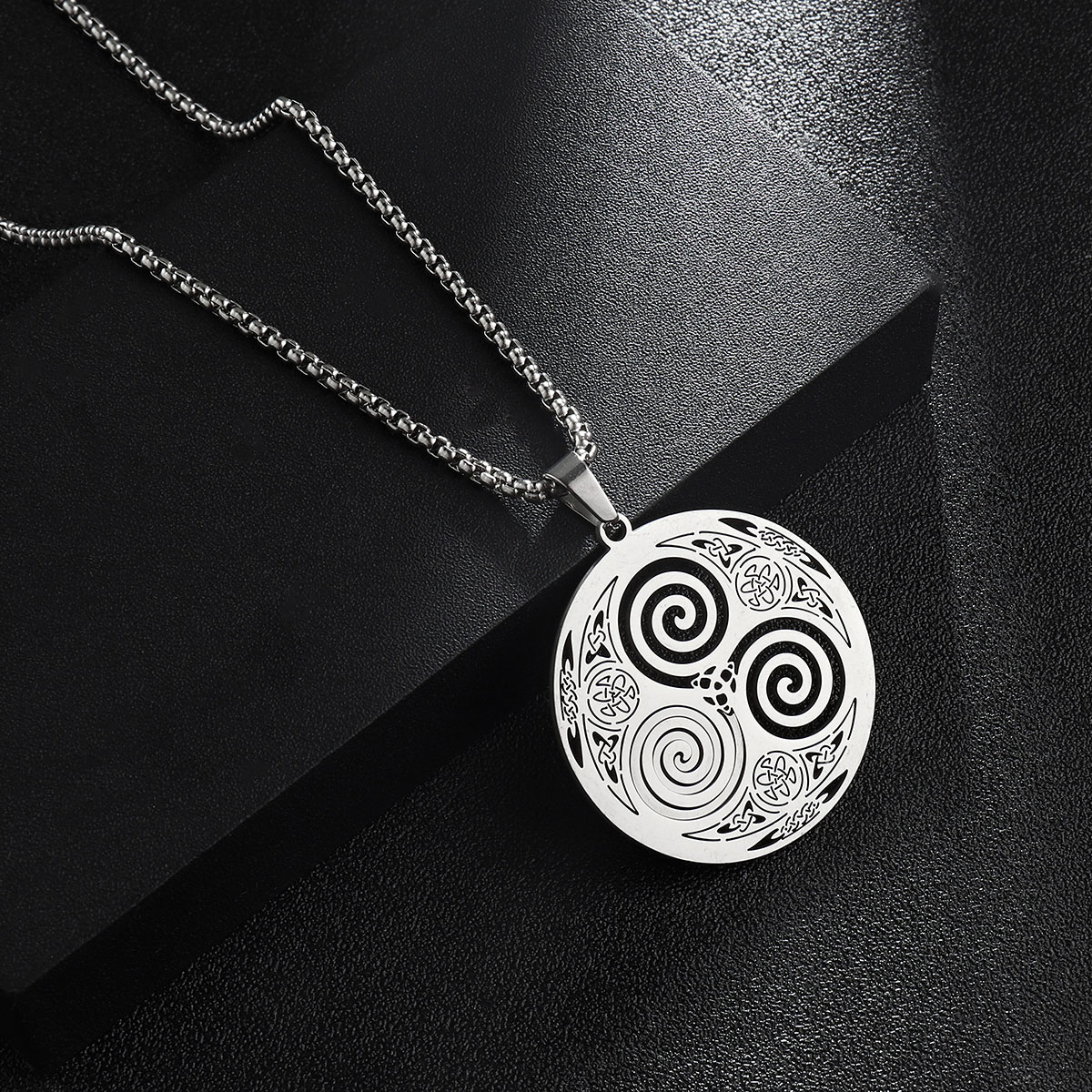Basic Classic Style Commute Geometric Round Spiral 201 Stainless Steel Unisex Pendant Necklace display picture 3