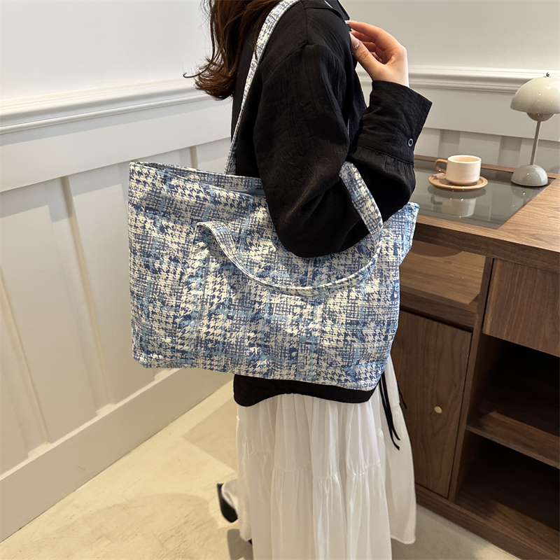 Women's Vintage Style Classic Style Color Block Plaid Cloth Shopping Bags display picture 5