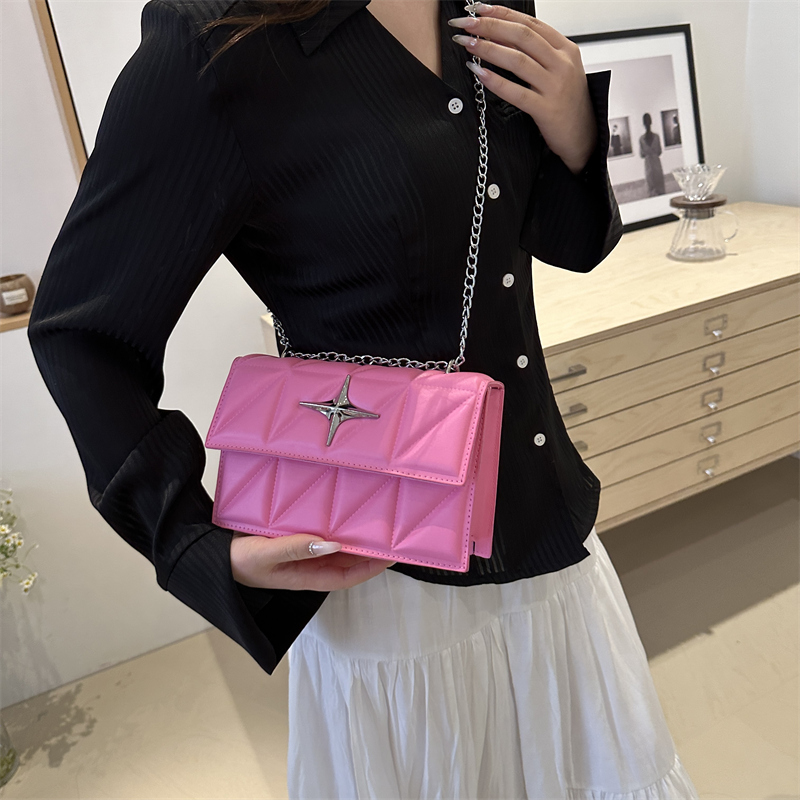 Women's Vintage Style Classic Style Solid Color Lingge Pu Leather Shopping Bags display picture 4