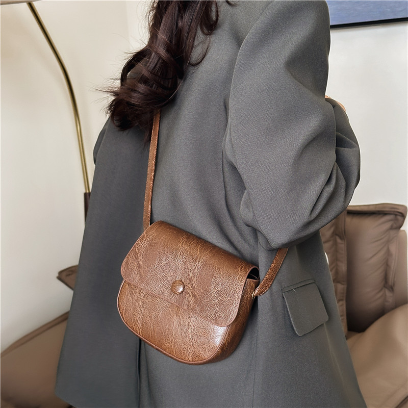 Women's Vintage Style Classic Style Solid Color Pu Leather Shopping Bags display picture 7
