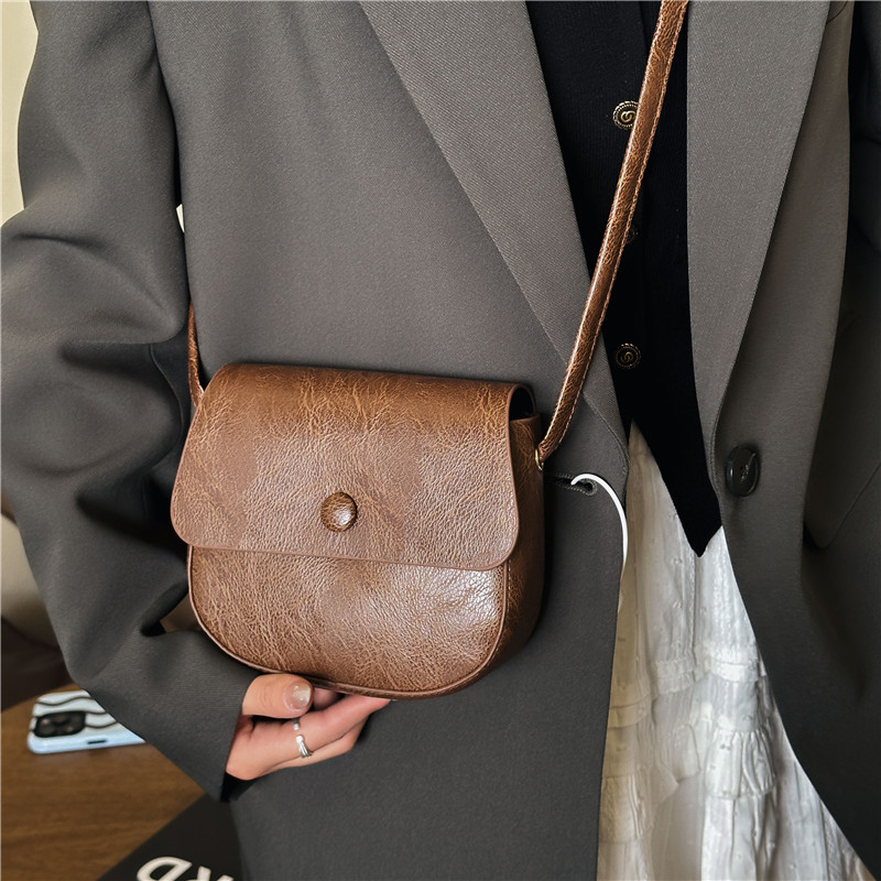 Women's Vintage Style Classic Style Solid Color Pu Leather Shopping Bags display picture 8