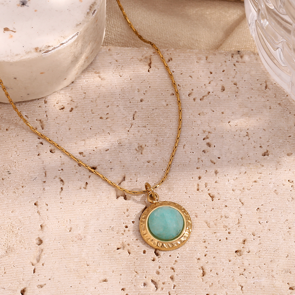 304 Stainless Steel 18K Gold Plated Vintage Style Simple Style Classic Style Plating Inlay Round Turquoise Pendant Necklace display picture 3