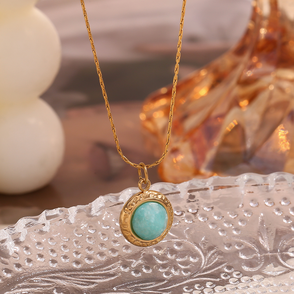 304 Stainless Steel 18K Gold Plated Vintage Style Simple Style Classic Style Plating Inlay Round Turquoise Pendant Necklace display picture 7