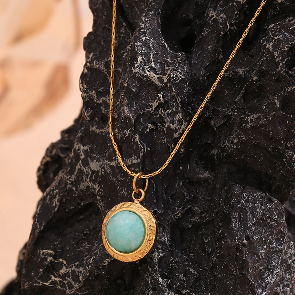 304 Stainless Steel 18K Gold Plated Vintage Style Simple Style Classic Style Plating Inlay Round Turquoise Pendant Necklace display picture 9