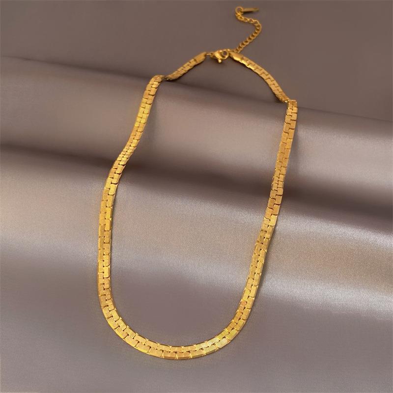 Titanium Steel 18K Gold Plated Vintage Style Classic Style Plating Geometric Solid Color Necklace display picture 2