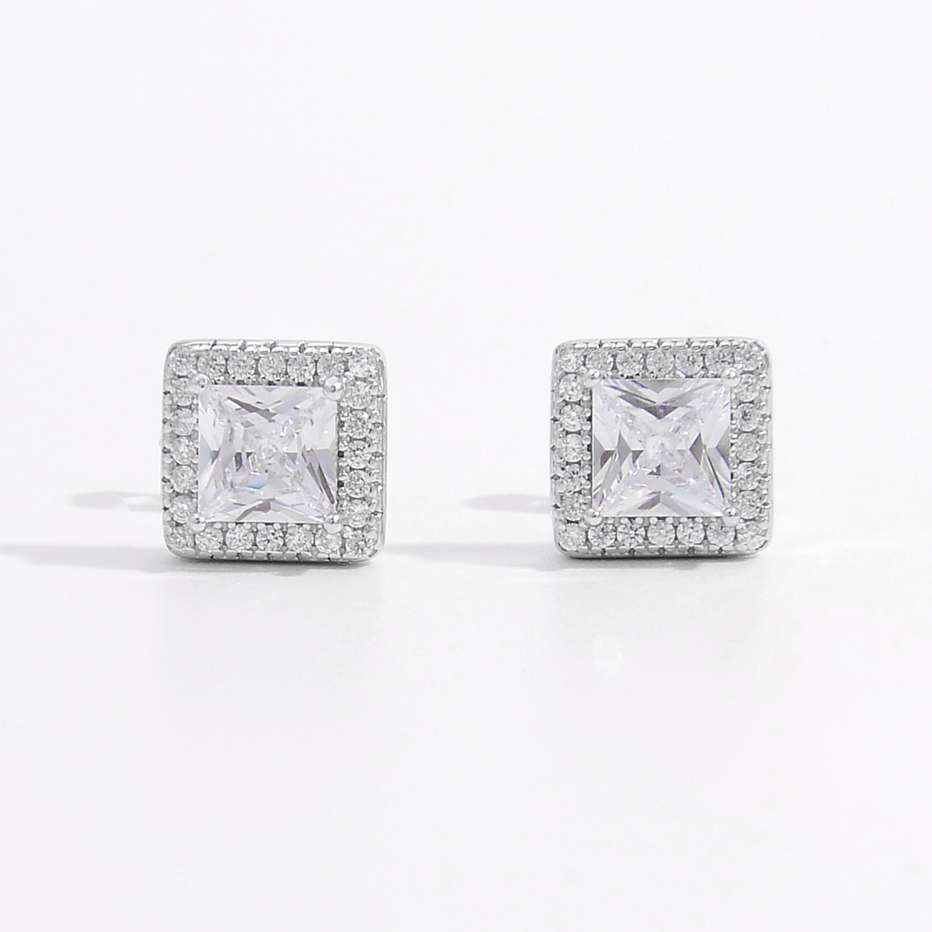 1 Pair Elegant Romantic Shiny Square Inlay Sterling Silver Zircon White Gold Plated Ear Studs display picture 2