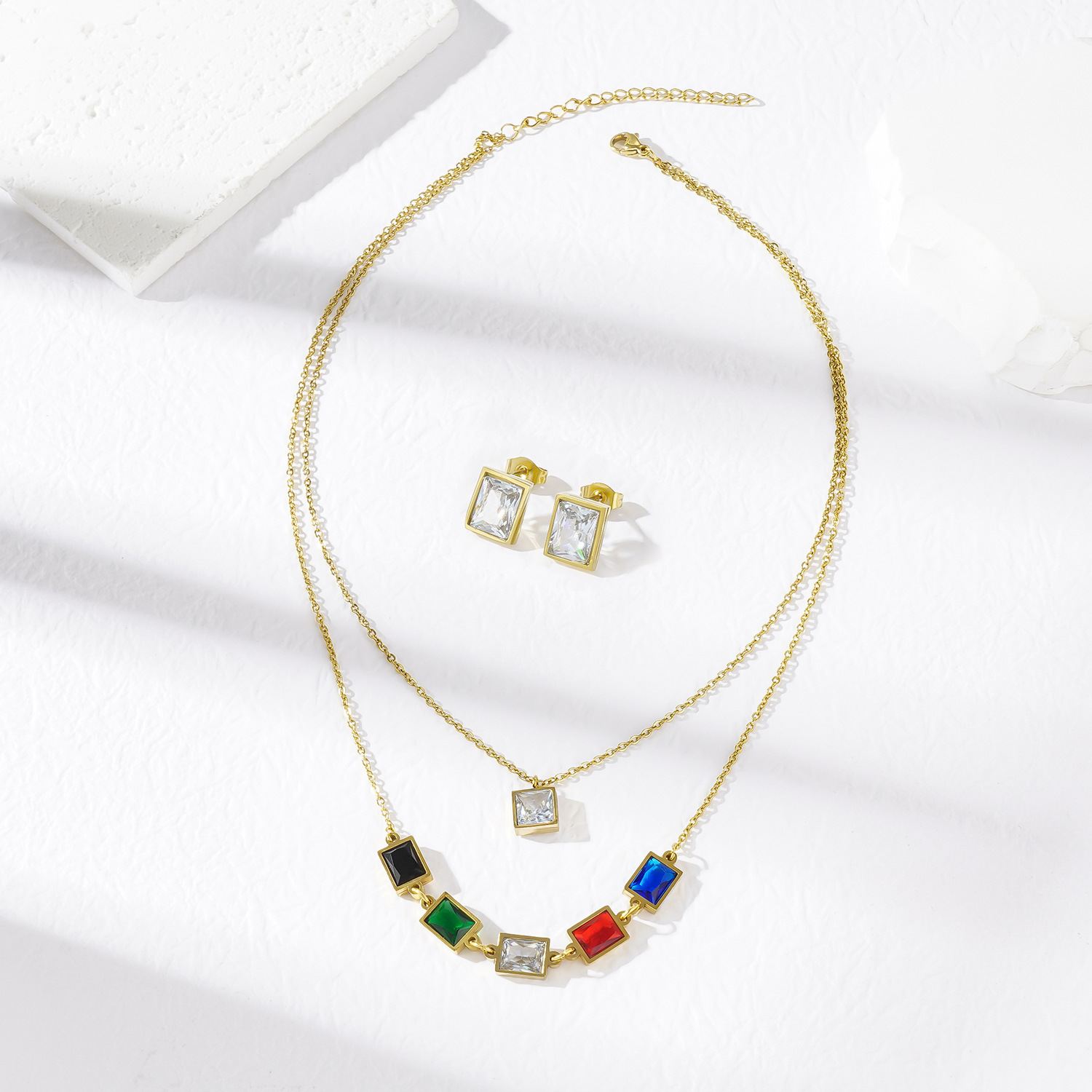 201 Stainless Steel 18K Gold Plated Simple Style Layered Plating Diamond Color Block Rhinestones Double Layer Necklaces display picture 4