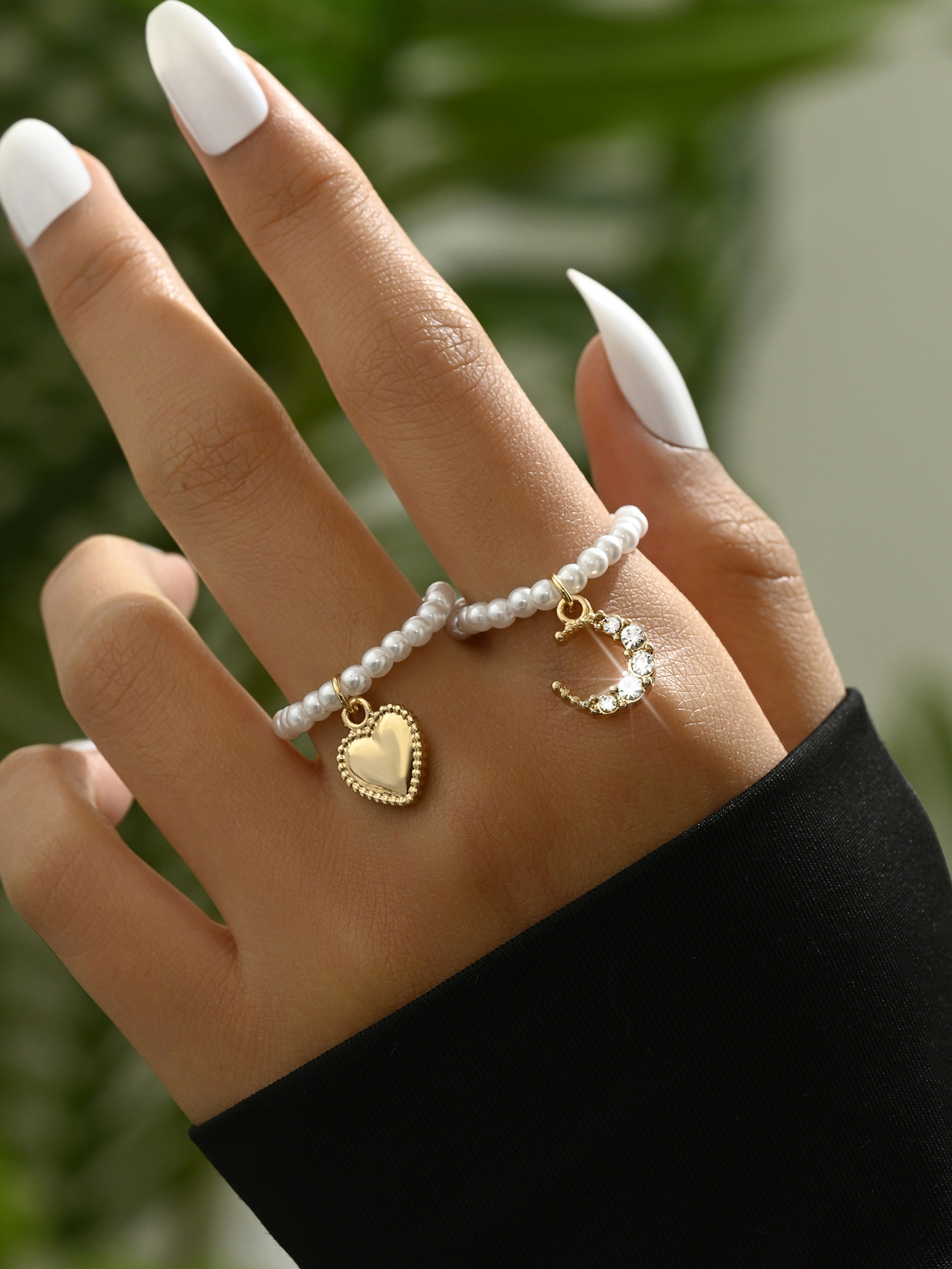 Simple Style Classic Style Moon Artificial Pearl Alloy Beaded Women's Rings display picture 7