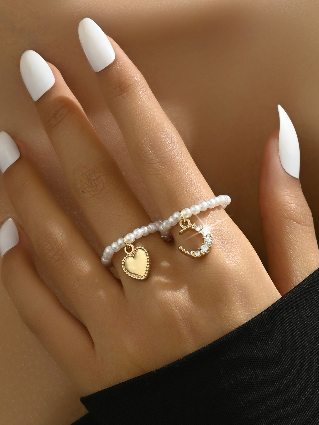Simple Style Classic Style Moon Artificial Pearl Alloy Beaded Women's Rings display picture 8