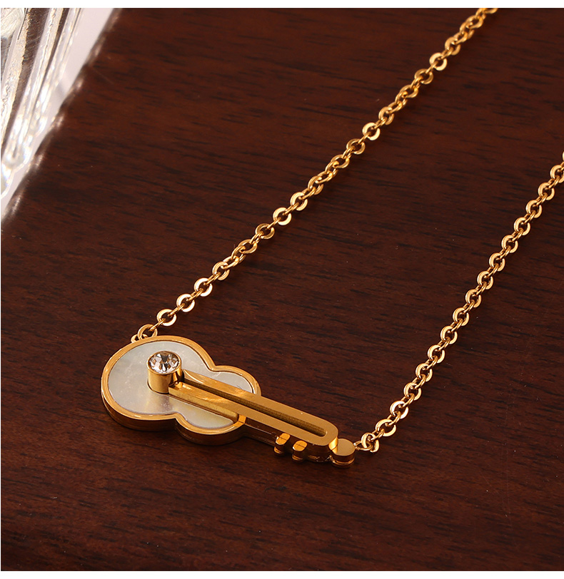 Titanium Steel 18K Gold Plated Elegant Classic Style Korean Style Plating Inlay Guitar Rhinestones Shell Pendant Necklace display picture 2