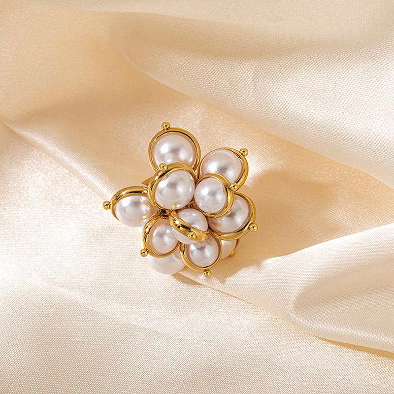 Elegant Dame Klassischer Stil Blume Edelstahl 304 Vergoldet Künstliche Perlen Ringe In Masse display picture 4