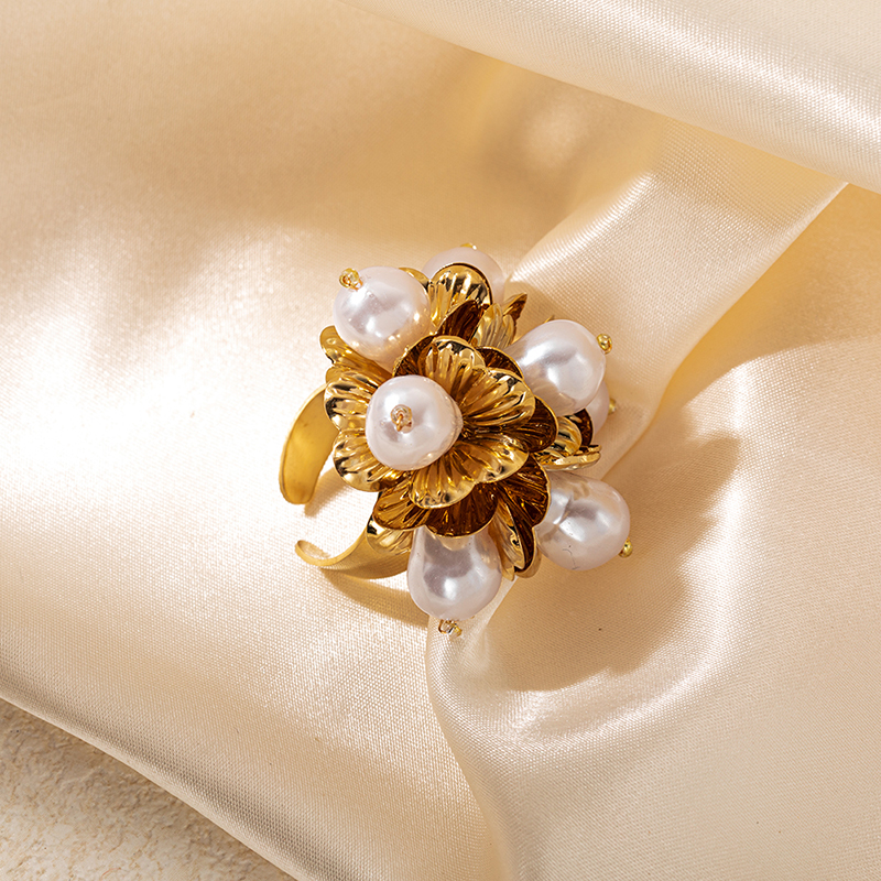Elegant Lady Classic Style Flower 304 Stainless Steel Gold Plated Artificial Pearls Open Rings In Bulk display picture 3