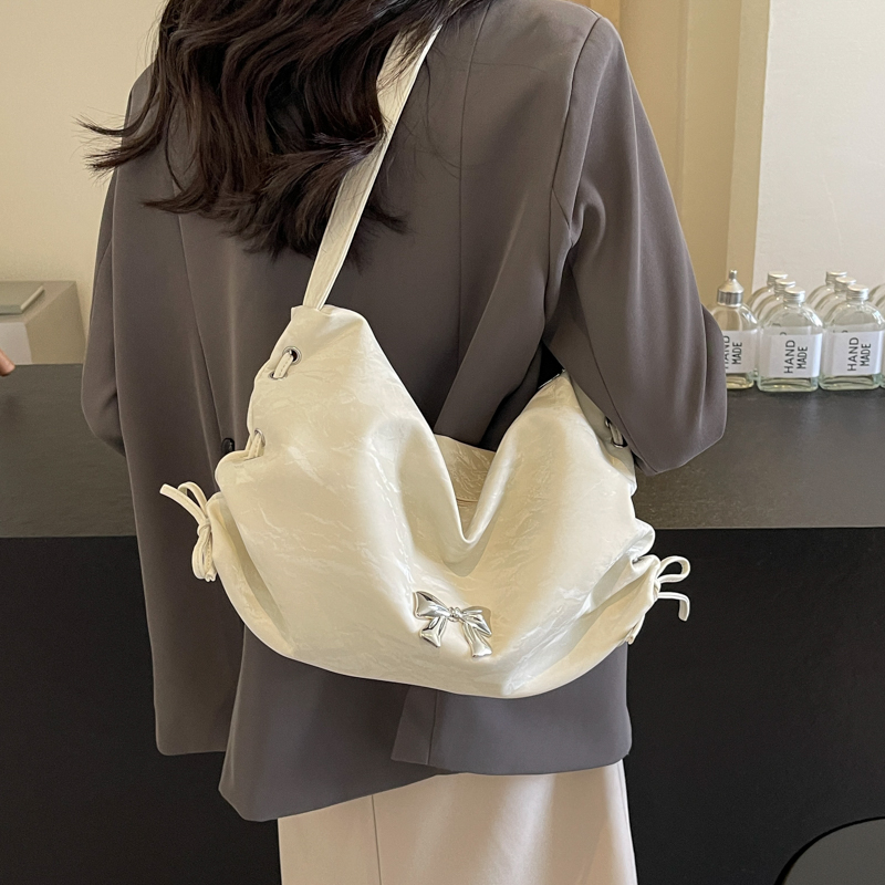Women's Basic Vintage Style Solid Color Bow Knot Pu Leather Shopping Bags display picture 7