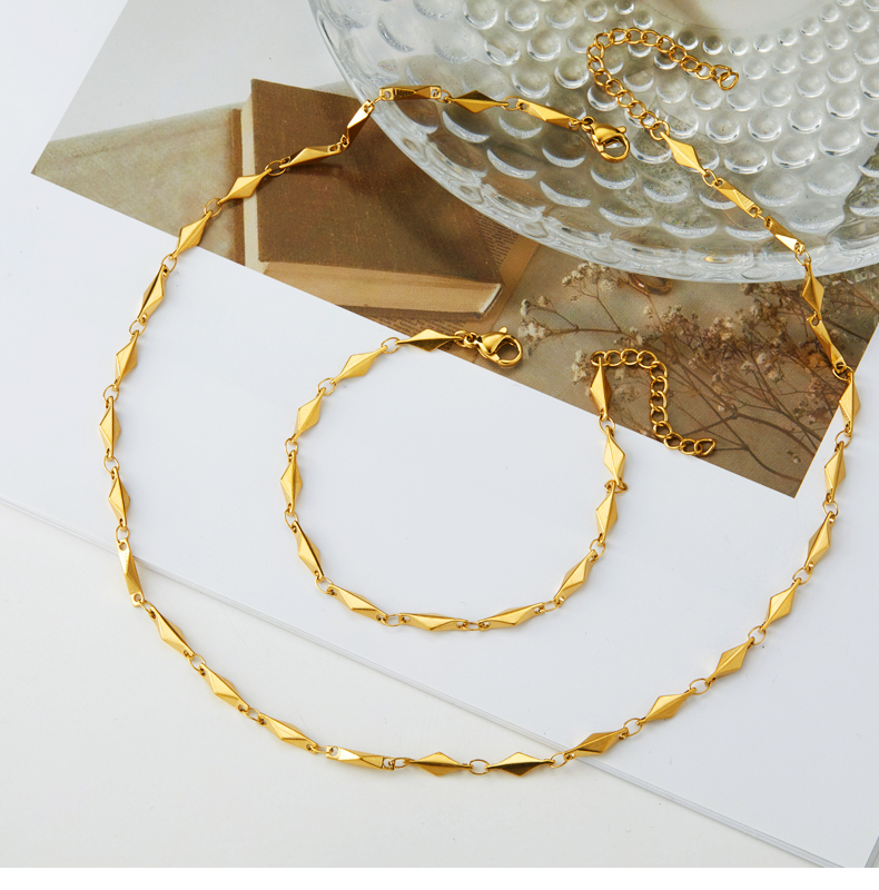 304 Stainless Steel 18K Gold Plated Simple Style Commute Solid Color Bracelets Necklace display picture 12
