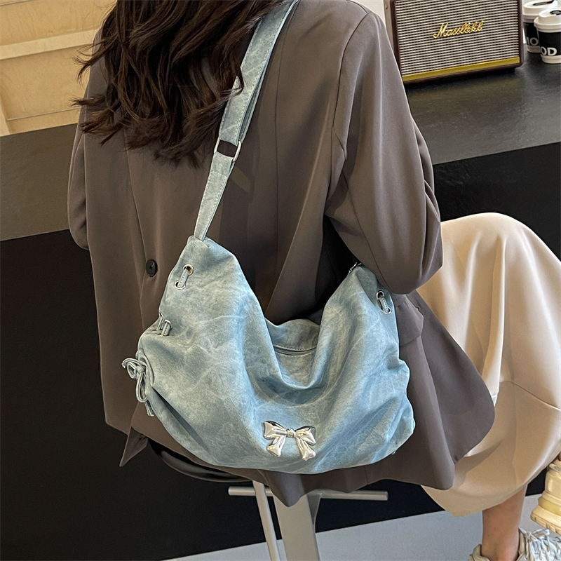 Women's Classic Style Streetwear Solid Color Bow Knot Pu Leather Shopping Bags display picture 21