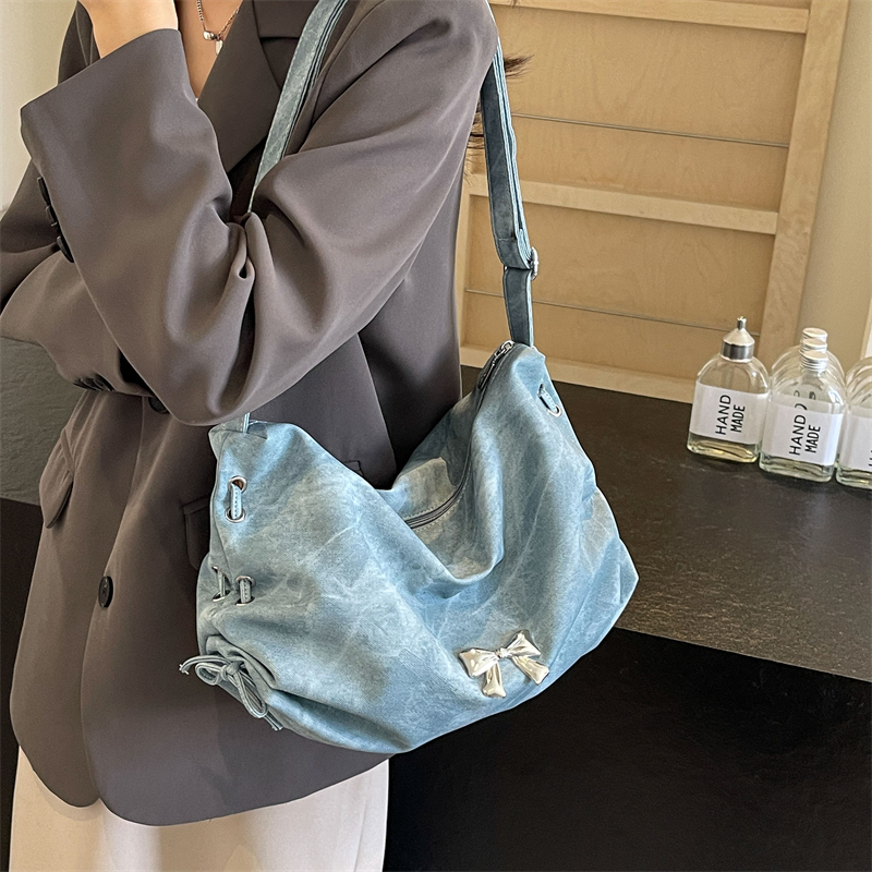 Women's Classic Style Streetwear Solid Color Bow Knot Pu Leather Shopping Bags display picture 15