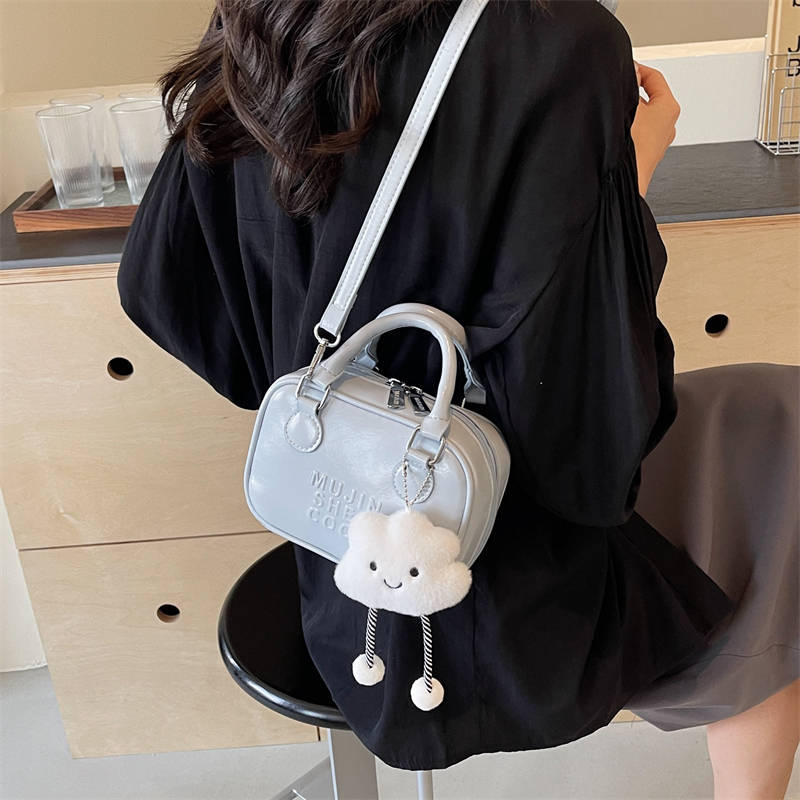 Women's Medium Pu Leather Letter Solid Color Basic Classic Style Zipper Square Bag display picture 2