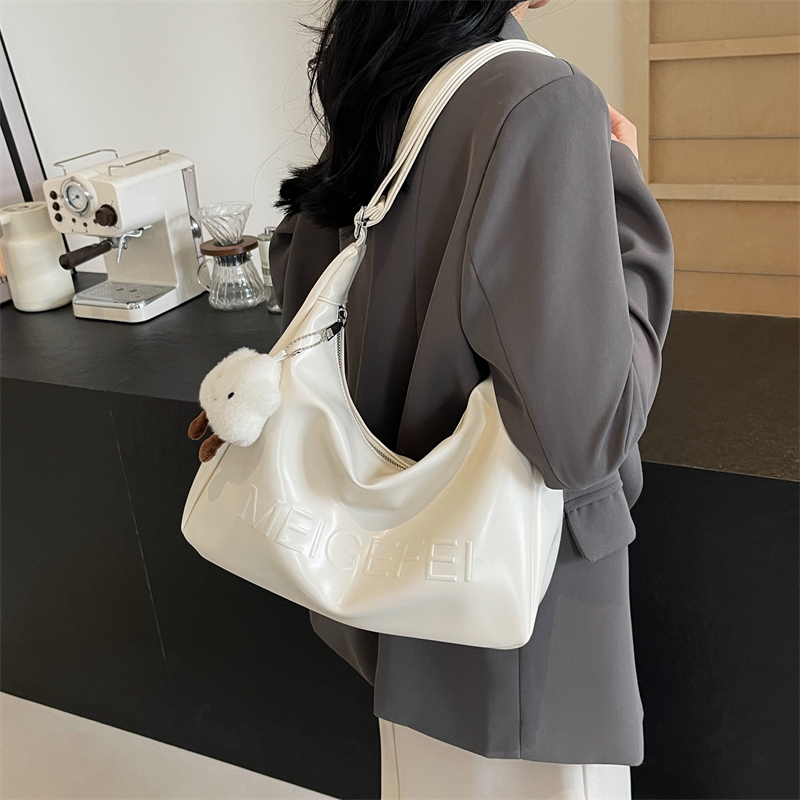 Women's Large Pu Leather Letter Solid Color Basic Classic Style Zipper Tote Bag display picture 13