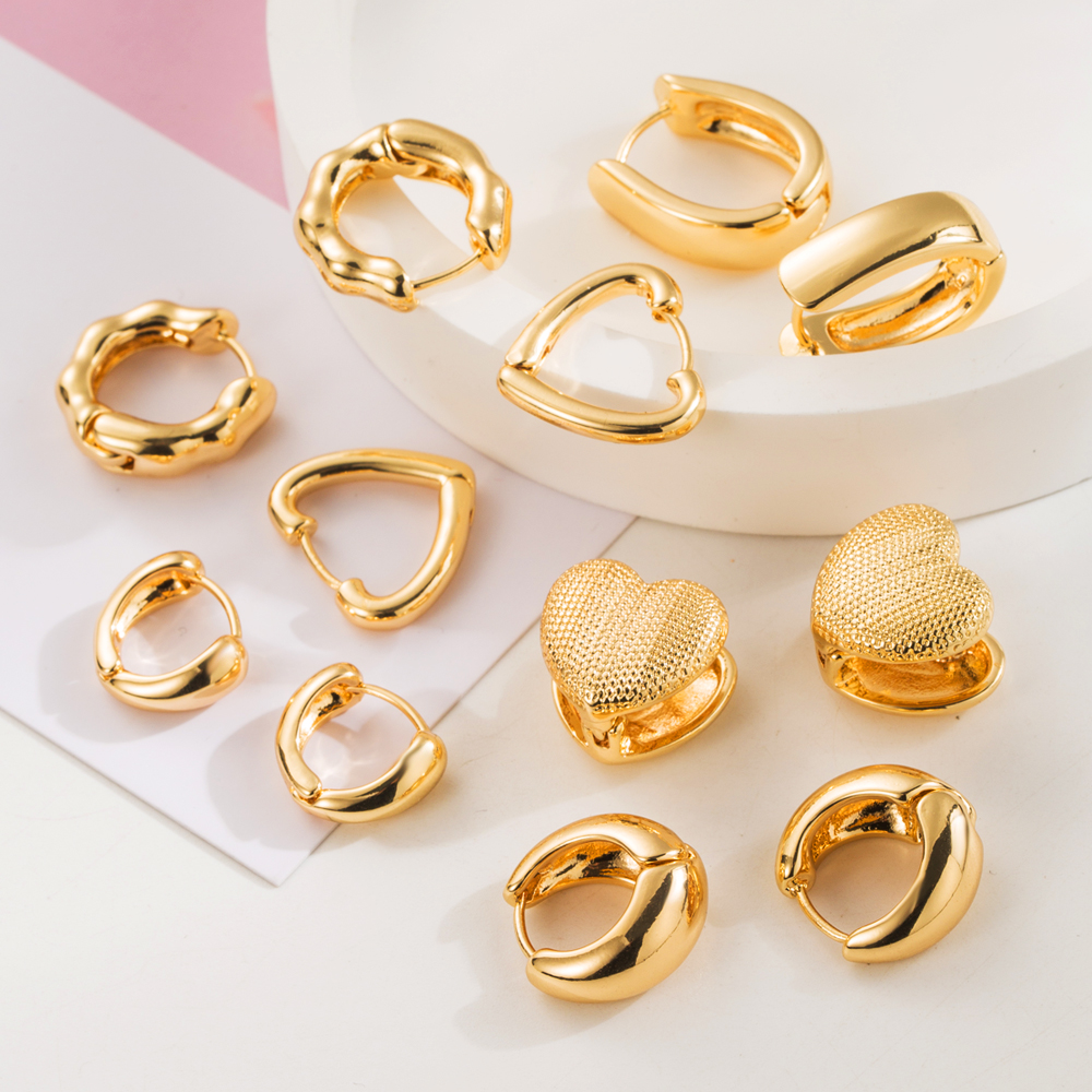 1 Pair Casual Vacation Classic Style Solid Color Plating Alloy 14K Gold Plated Earrings display picture 6