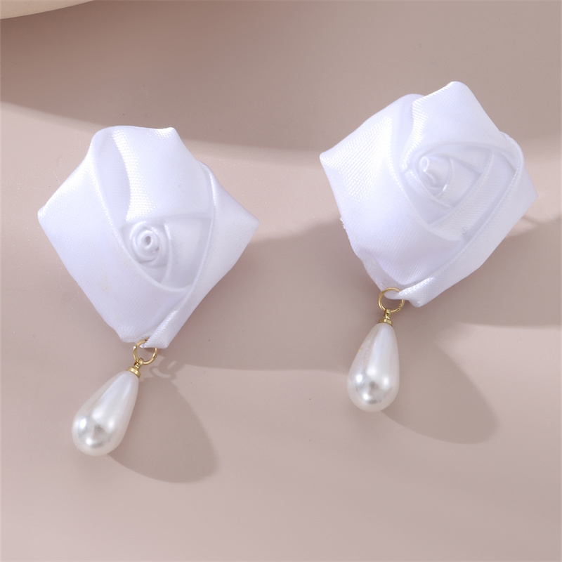 1 Paire Mignon Dame Sucré Fleur Perle Artificielle Chiffon Boucles D'Oreilles display picture 3
