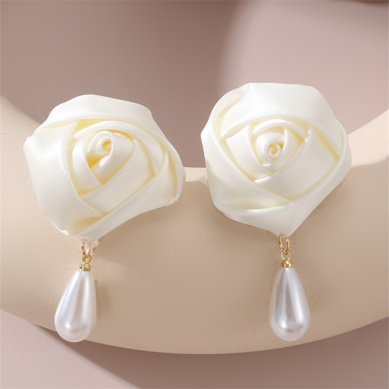 1 Pair Cute Lady Sweet Flower Artificial Pearl Cloth Ear Studs display picture 22