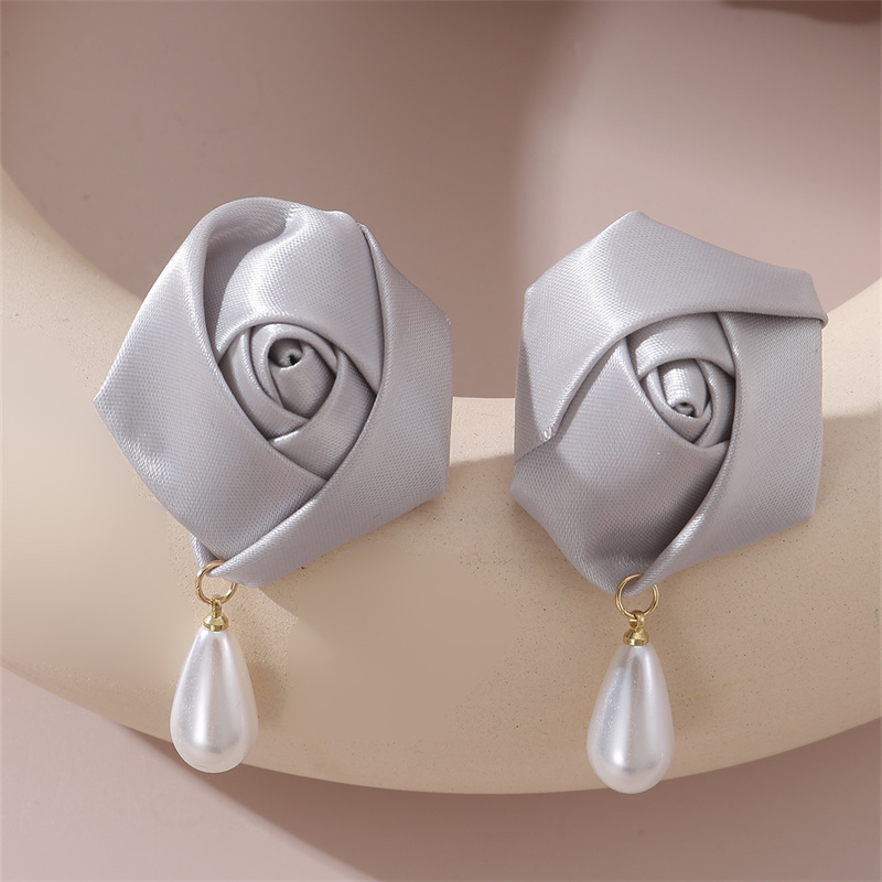 1 Pair Cute Lady Sweet Flower Artificial Pearl Cloth Ear Studs display picture 27