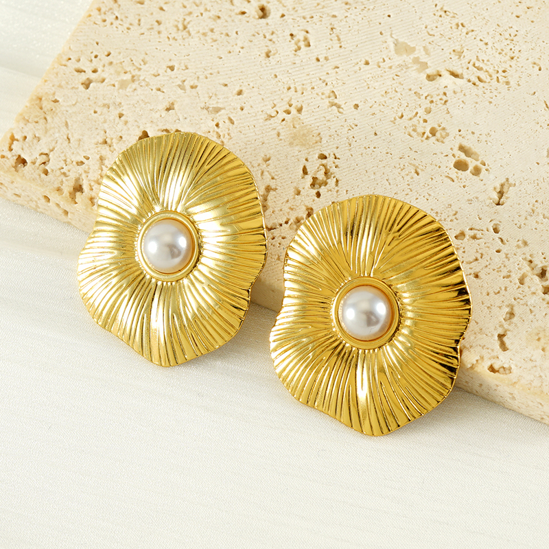 1 Pair Sweet Simple Style Leaf Flower Plating Inlay 304 Stainless Steel Pearl 18K Gold Plated Ear Studs display picture 5