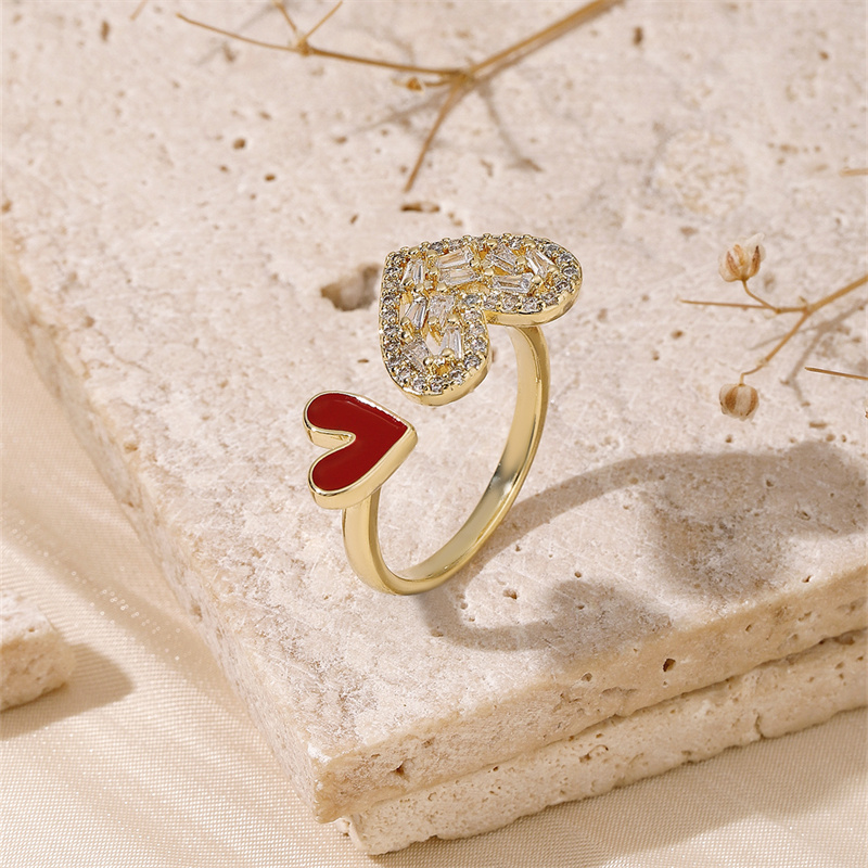Kupfer 18 Karat Vergoldet IG-Stil Süß Romantisch Asymmetrisch Aushöhlen Inlay Herzform Zirkon Offener Ring display picture 2