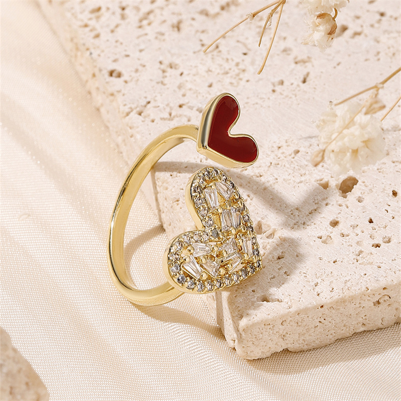 Kupfer 18 Karat Vergoldet IG-Stil Süß Romantisch Asymmetrisch Aushöhlen Inlay Herzform Zirkon Offener Ring display picture 4