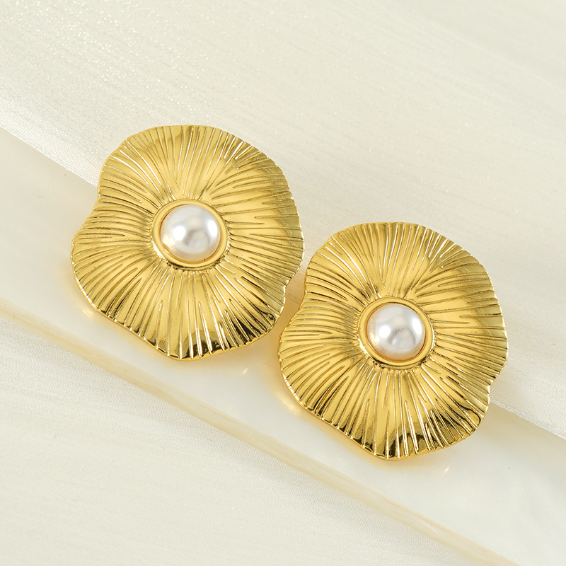 1 Pair Sweet Simple Style Leaf Flower Plating Inlay 304 Stainless Steel Pearl 18K Gold Plated Ear Studs display picture 6