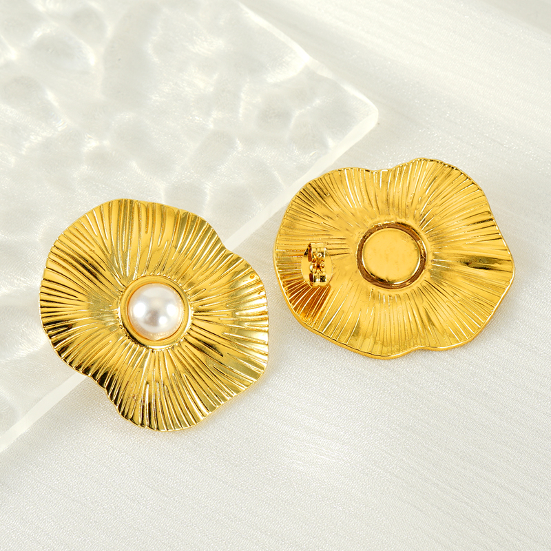 1 Pair Sweet Simple Style Leaf Flower Plating Inlay 304 Stainless Steel Pearl 18K Gold Plated Ear Studs display picture 7