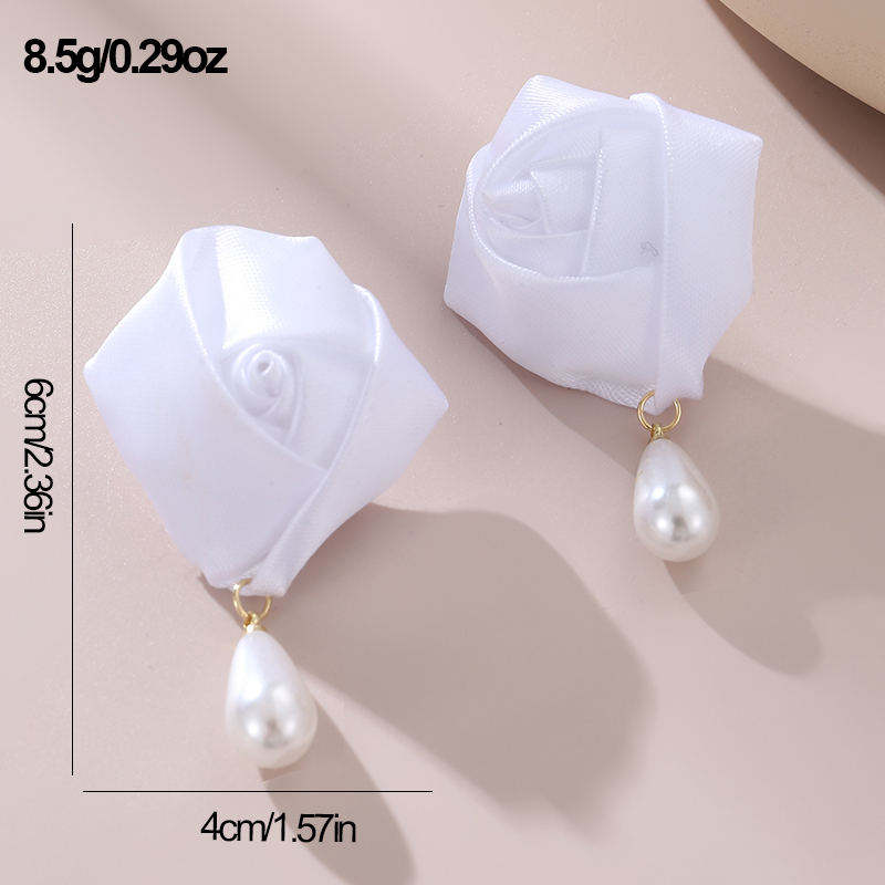1 Pair Cute Lady Sweet Flower Artificial Pearl Cloth Ear Studs display picture 1