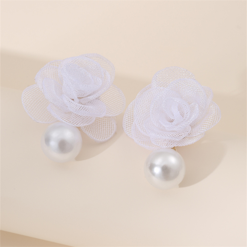 1 Paire Mignon Dame Sucré Fleur Perle Artificielle Chiffon Boucles D'Oreilles display picture 2