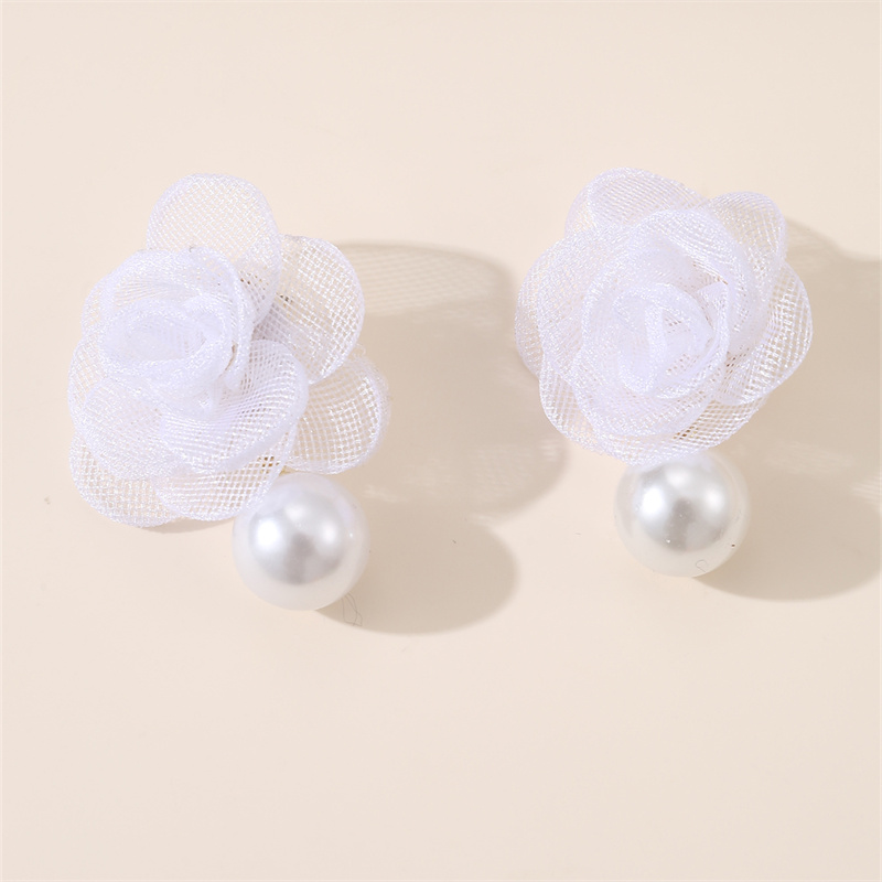1 Pair Cute Lady Sweet Flower Artificial Pearl Cloth Ear Studs display picture 3