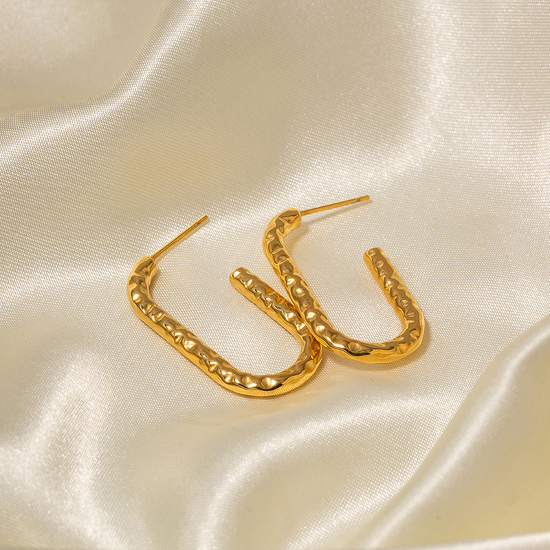 1 Pair IG Style Basic Classic Style C Shape Plating 304 Stainless Steel 18K Gold Plated Earrings display picture 3