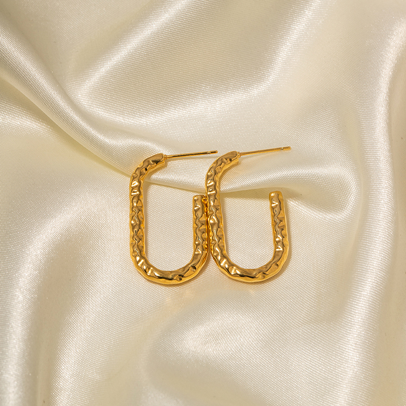 1 Pair IG Style Basic Classic Style C Shape Plating 304 Stainless Steel 18K Gold Plated Earrings display picture 4