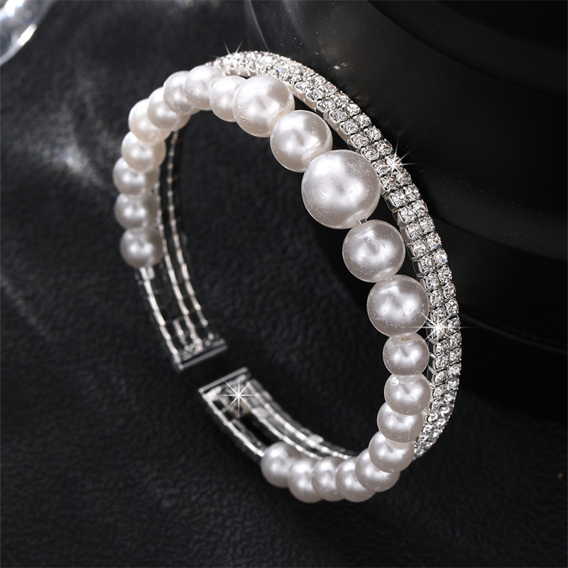 Simple Style Geometric Artificial Gemstones Artificial Pearl Zinc Alloy Layered Inlay Rhinestones Pearl Women's Wristband display picture 11