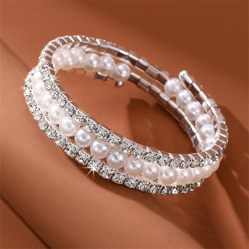 Style Simple Géométrique Pierres Précieuses Artificielles Perle Artificielle Alliage De Zinc Couches Incruster Strass Perle Femmes Bracelet display picture 21