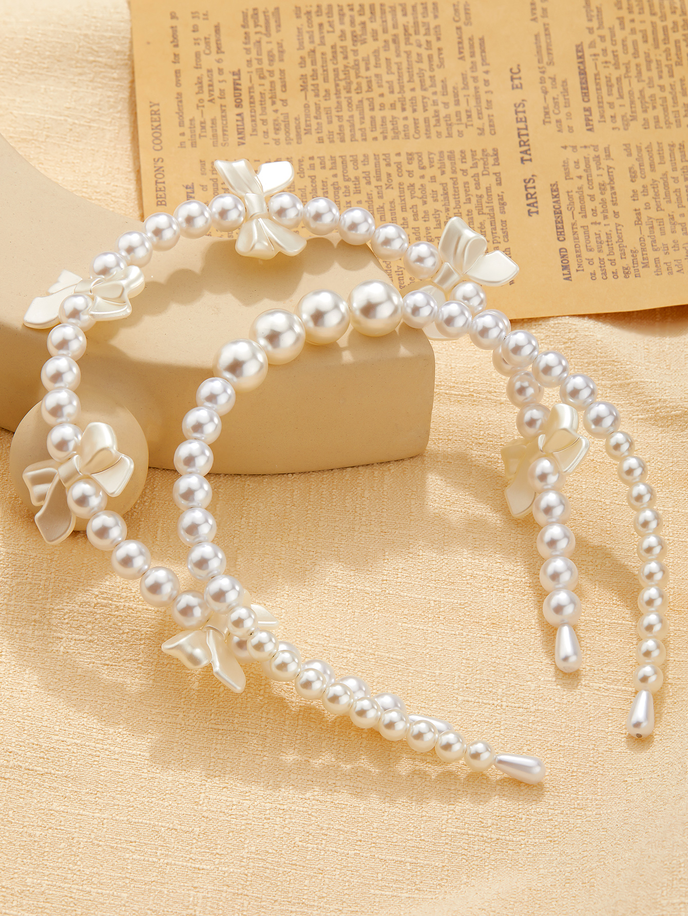 Women's Sweet Bow Knot Imitation Pearl Beaded Hair Band display picture 3