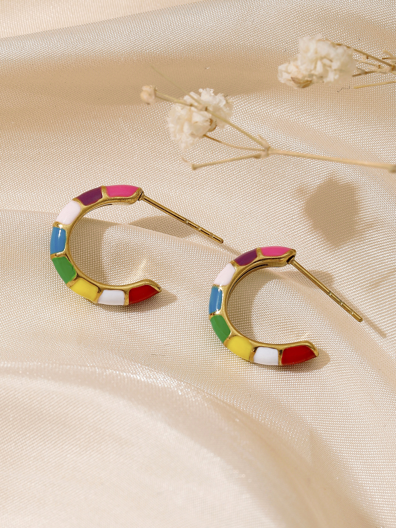 1 Pair Elegant Lady Classic Style C Shape Enamel 304 Stainless Steel 18K Gold Plated Ear Studs display picture 8