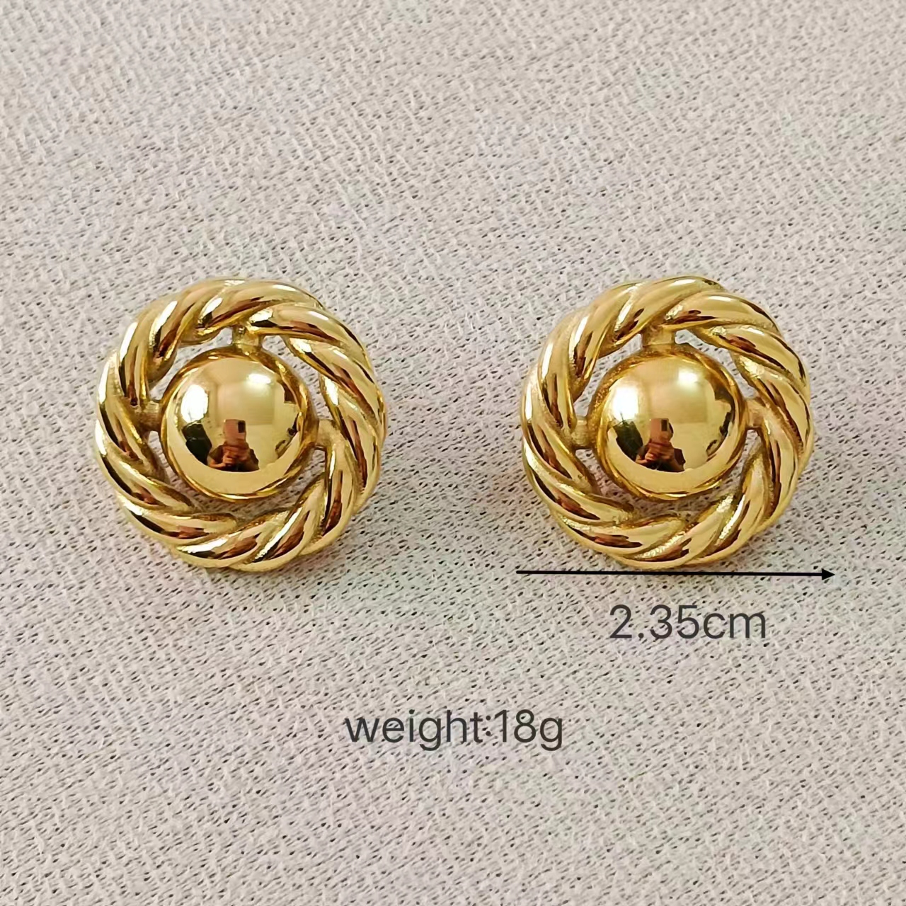 1 Par Básico Estilo Moderno Estilo Clásico Ronda Color Sólido Enchapado Acero Inoxidable 304 Metal Chapados en oro de 18k Pendientes display picture 1